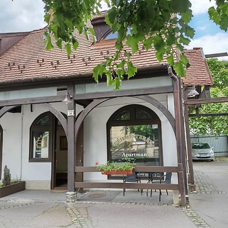 Cehmesterek Apartman Eger Exterior foto