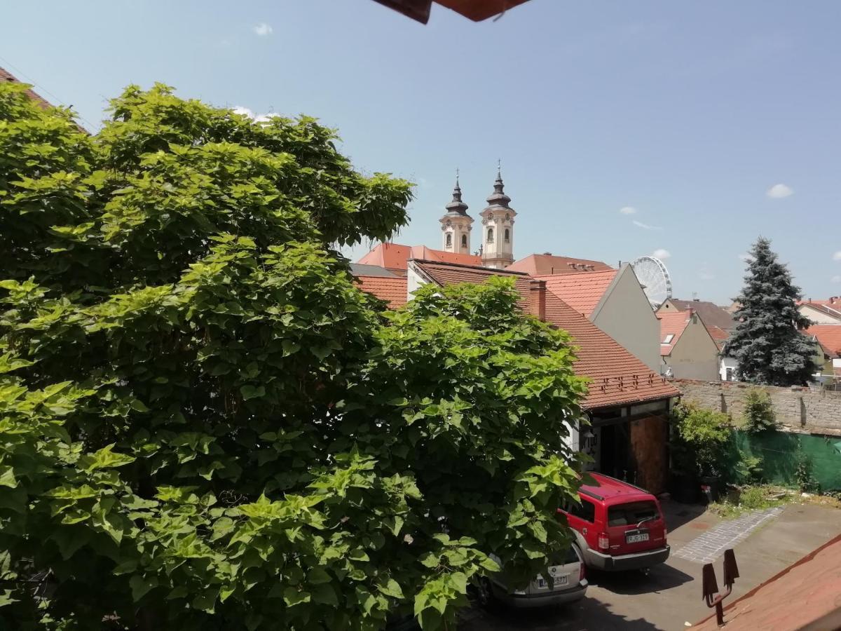Cehmesterek Apartman Eger Exterior foto