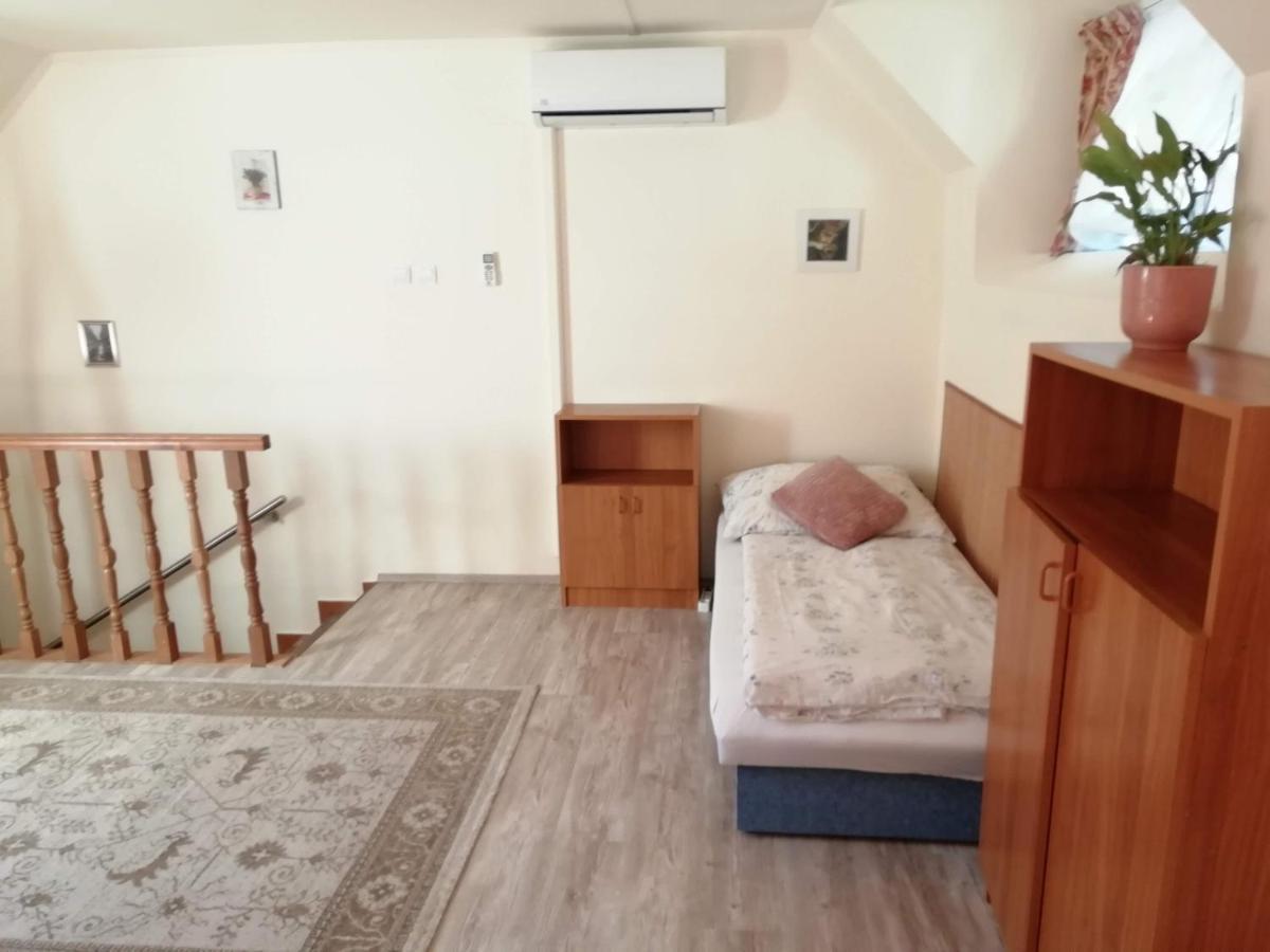 Cehmesterek Apartman Eger Exterior foto