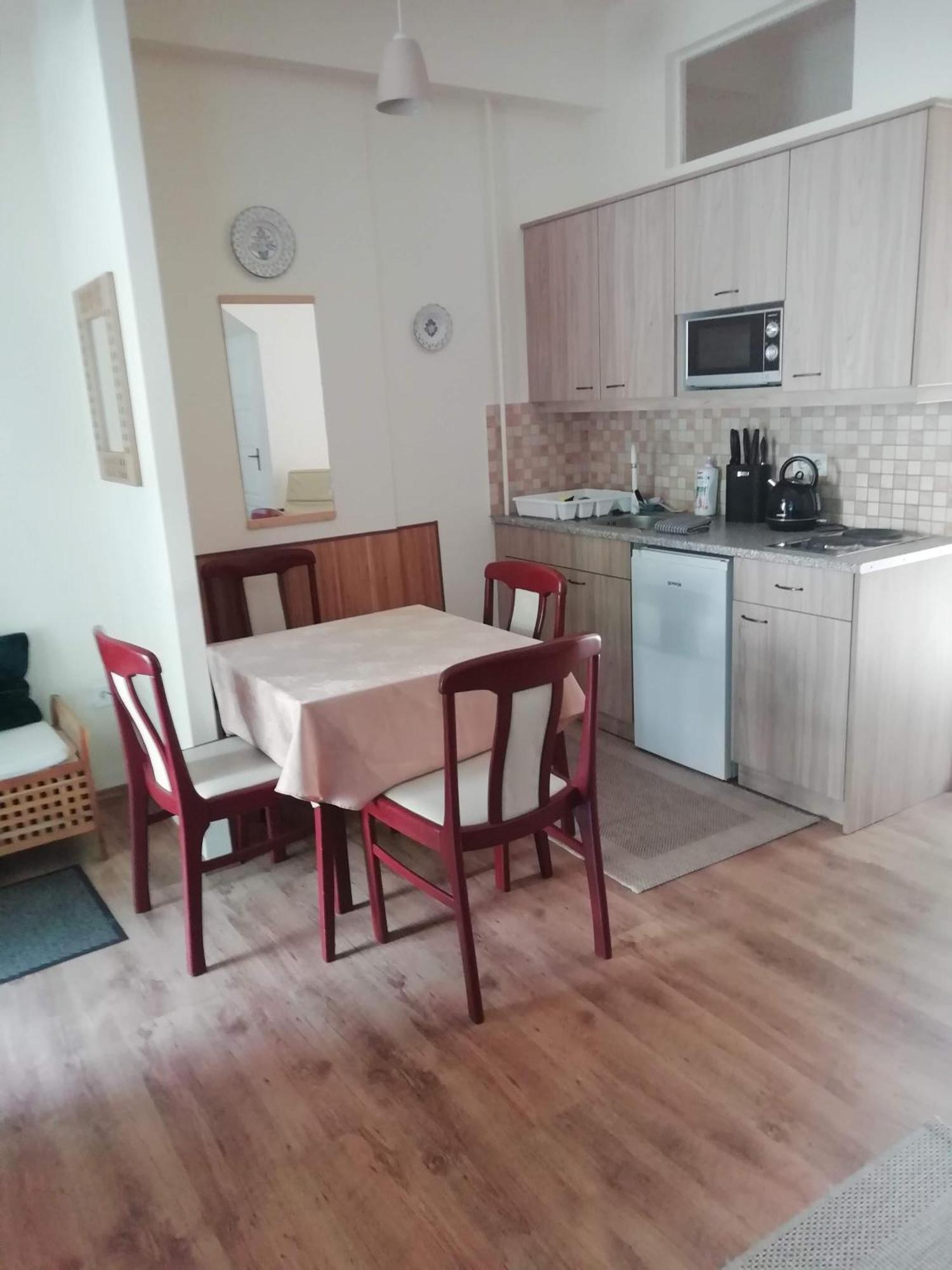Cehmesterek Apartman Eger Exterior foto