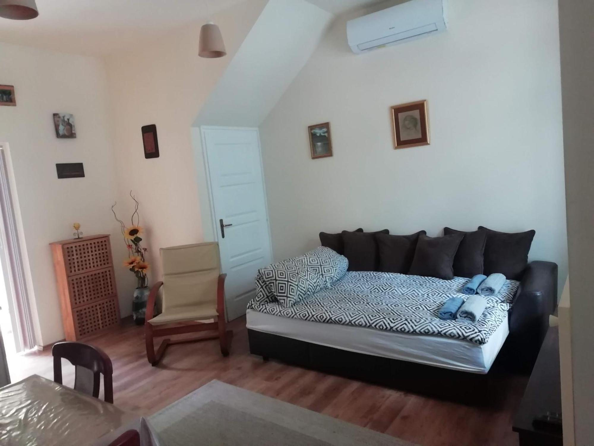 Cehmesterek Apartman Eger Exterior foto
