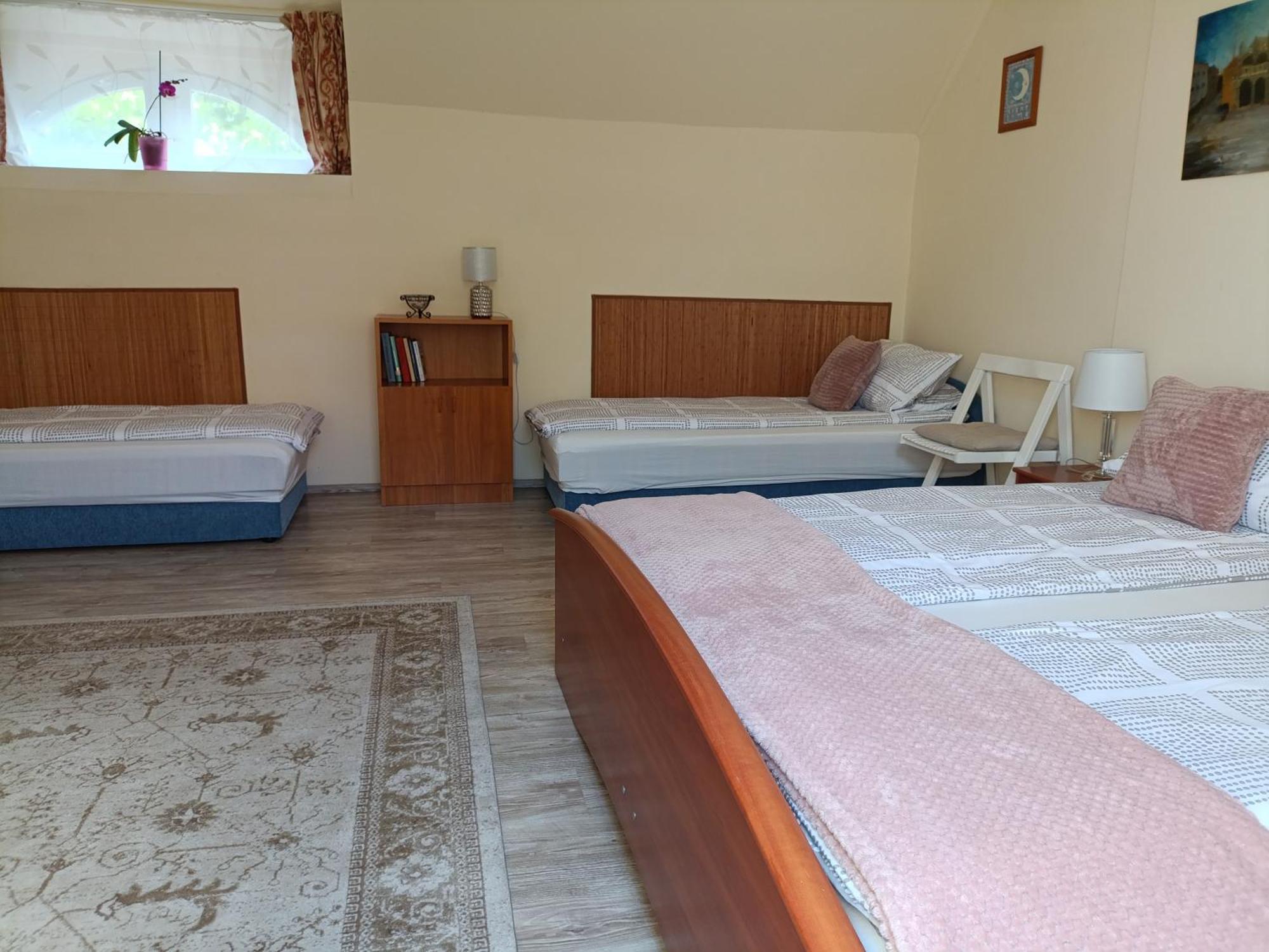 Cehmesterek Apartman Eger Exterior foto