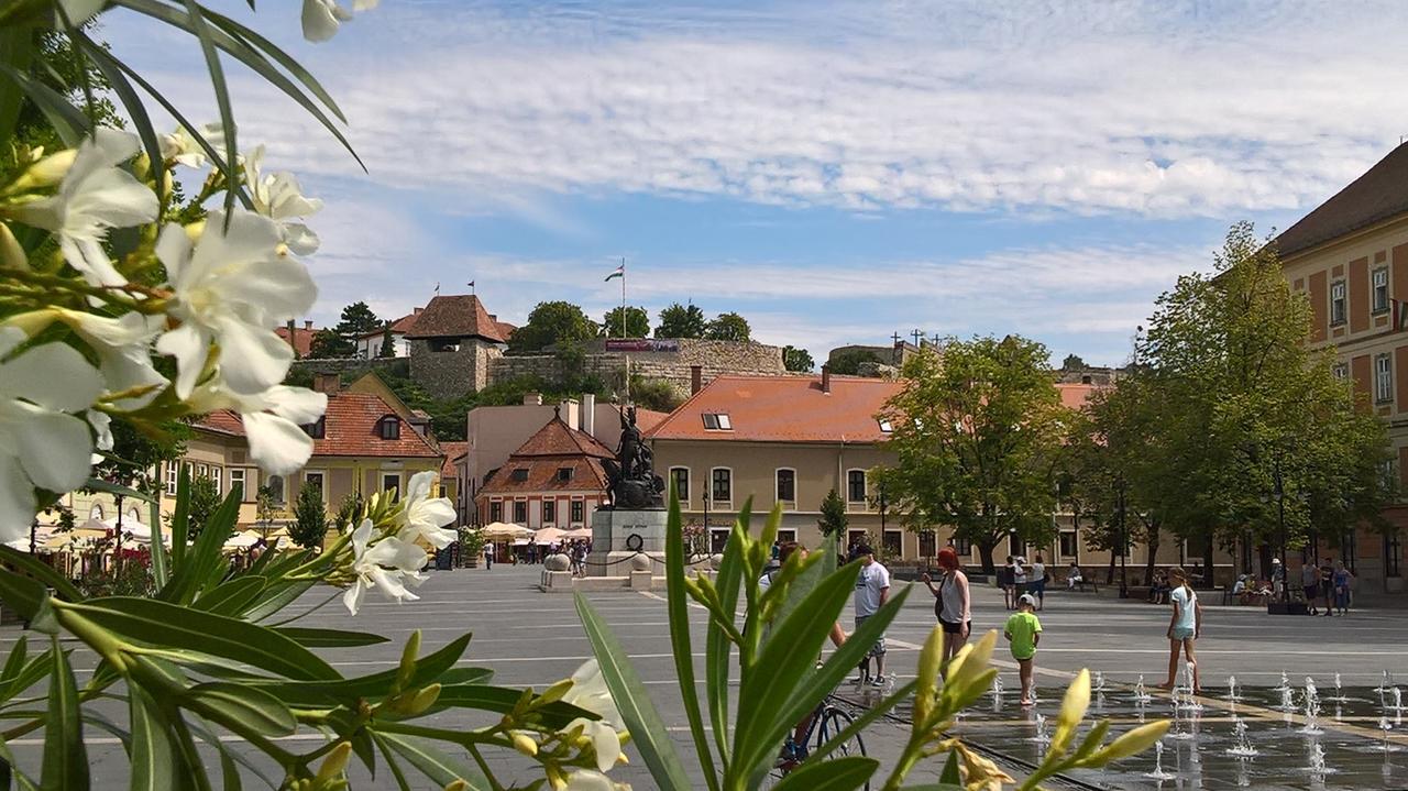 Cehmesterek Apartman Eger Exterior foto